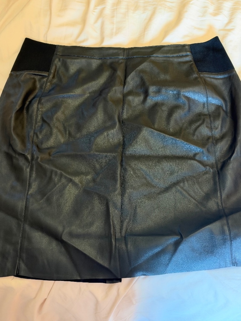 Vero Moda Faux Leather Skirt in Black with Stretch Panels - Sz 18